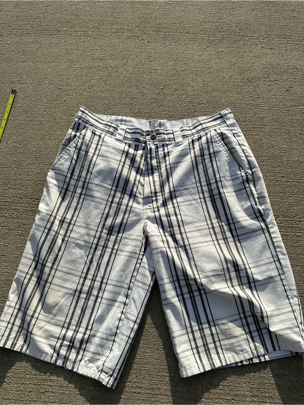 Dickies White Shorts with Black Plaid